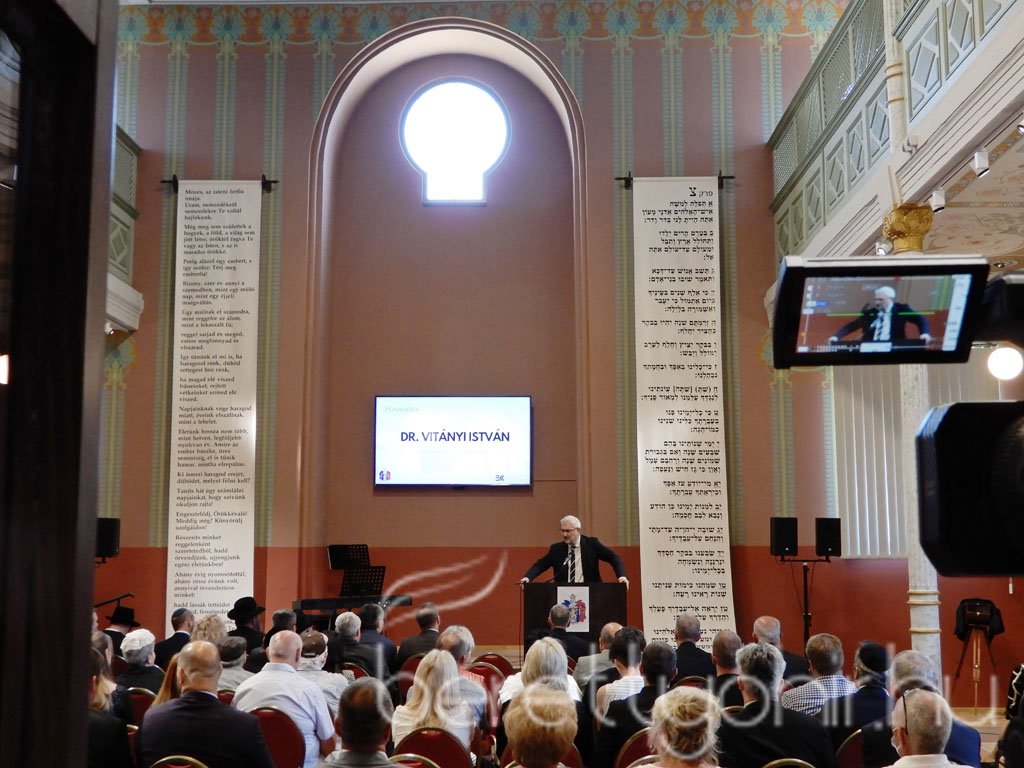 Átadták a felújított zsinagógát 20